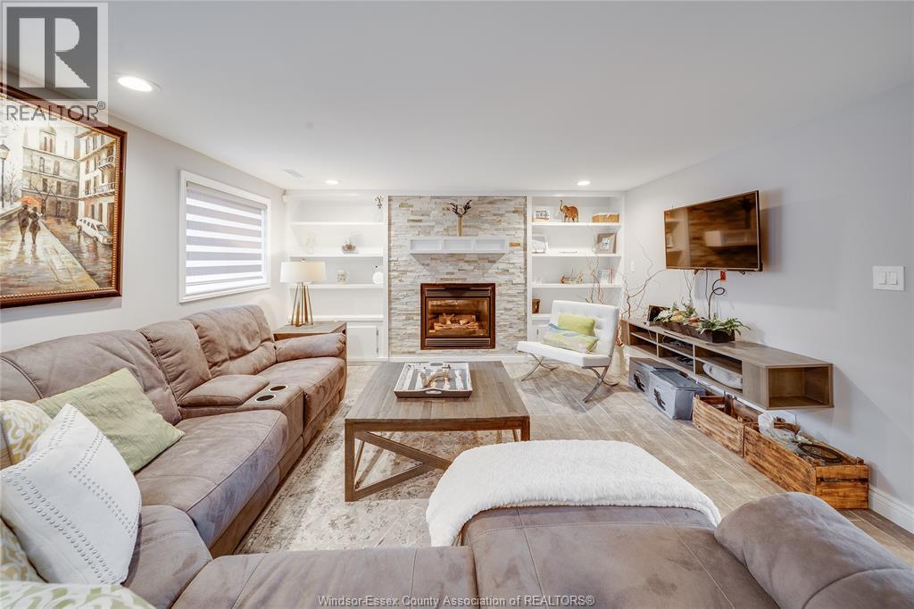 1309 ELLROSE - Image 31