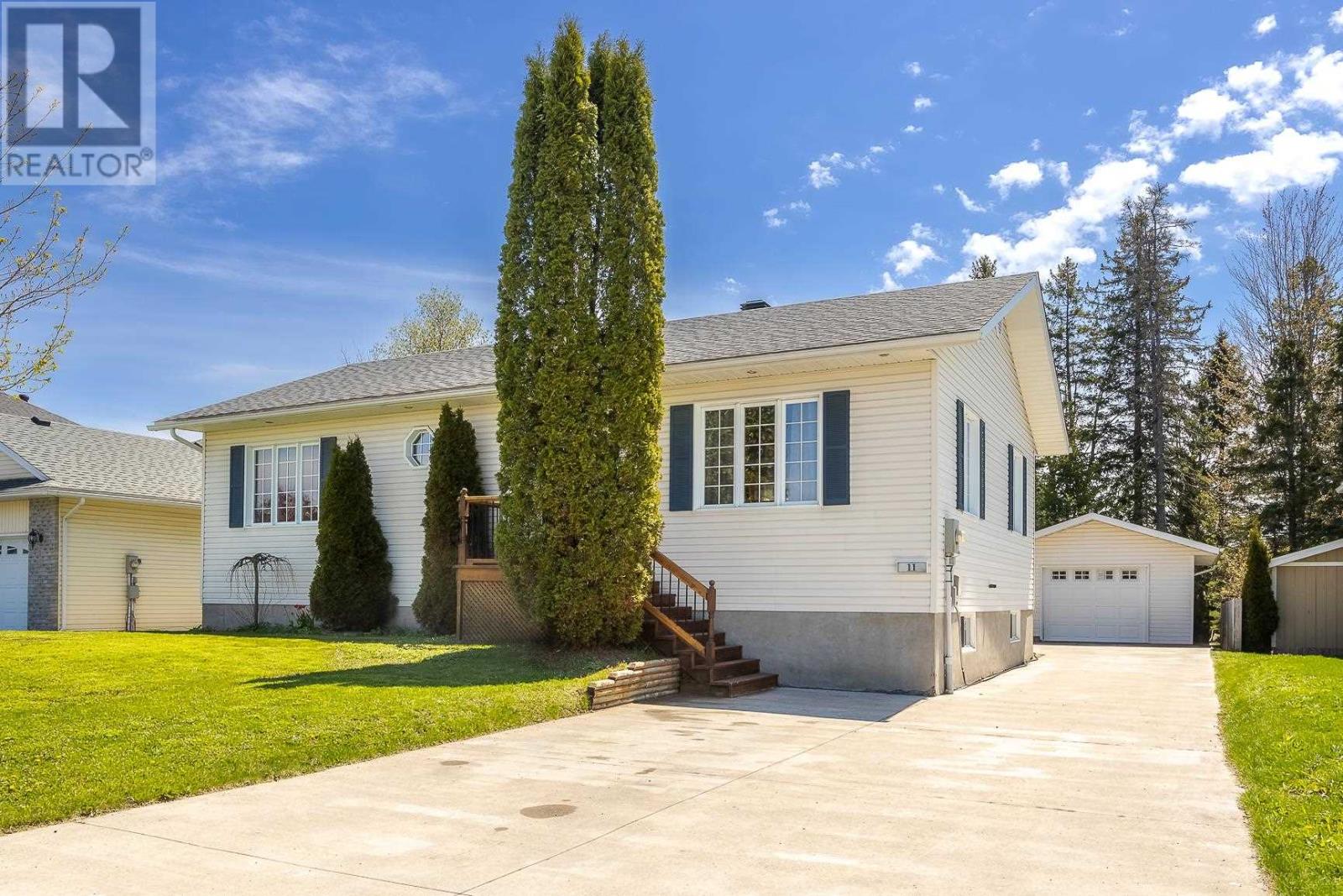Property for sale at 11 Chatfield DR