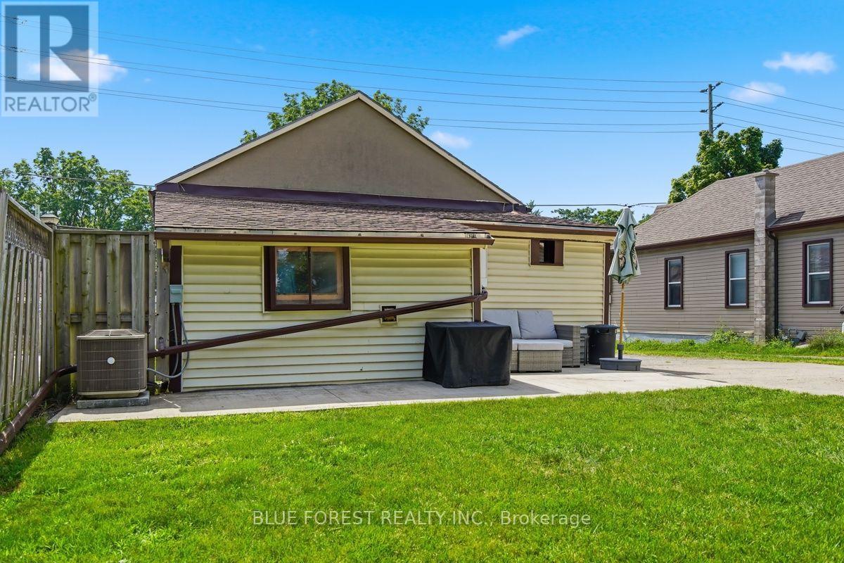 1054 FLORENCE STREET - 27