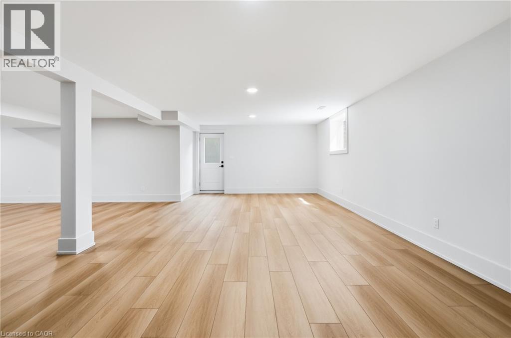 19 OAKLEY Drive - Image 35