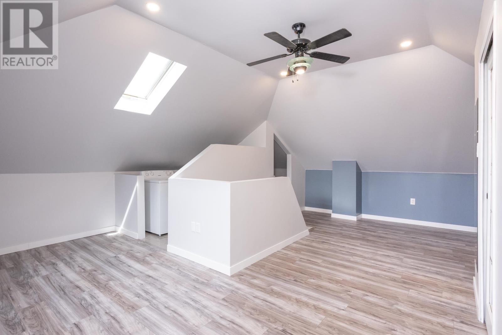 238 Angus ST - 33