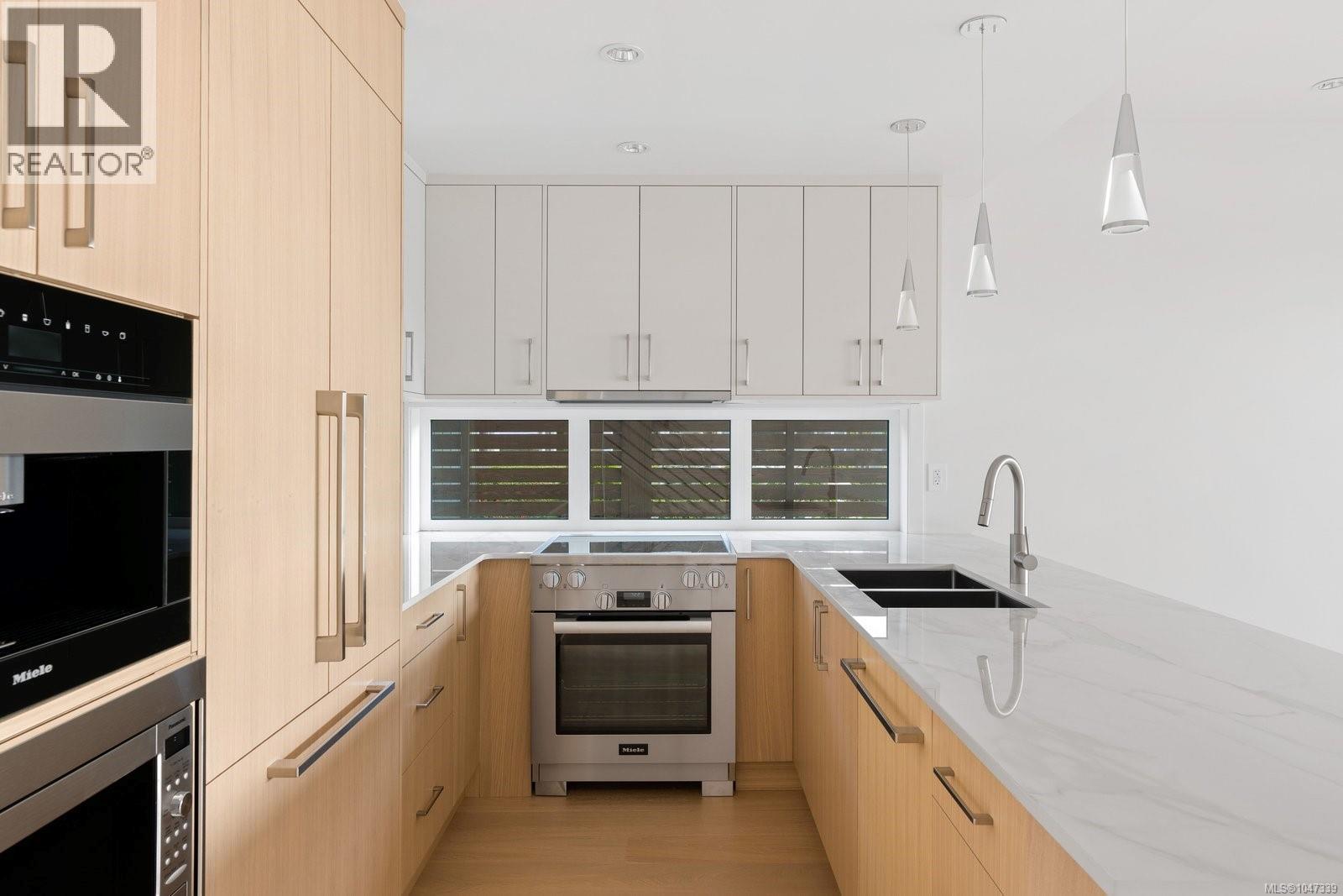 #3 2525 Rothesay Ave - Image 6