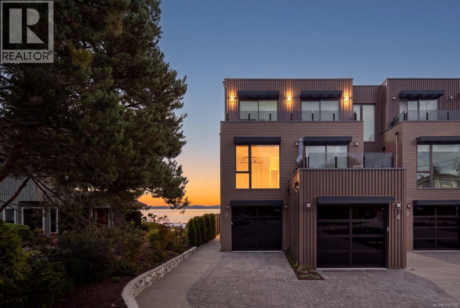 #3 2525 Rothesay Ave - 26