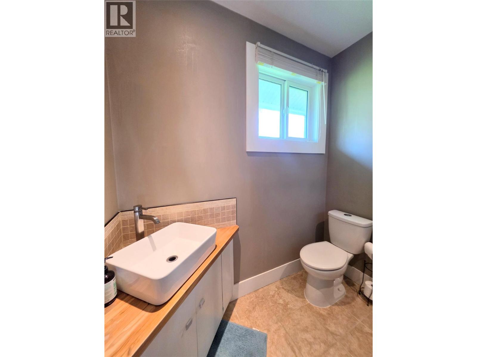 602 5 Avenue, Fernie