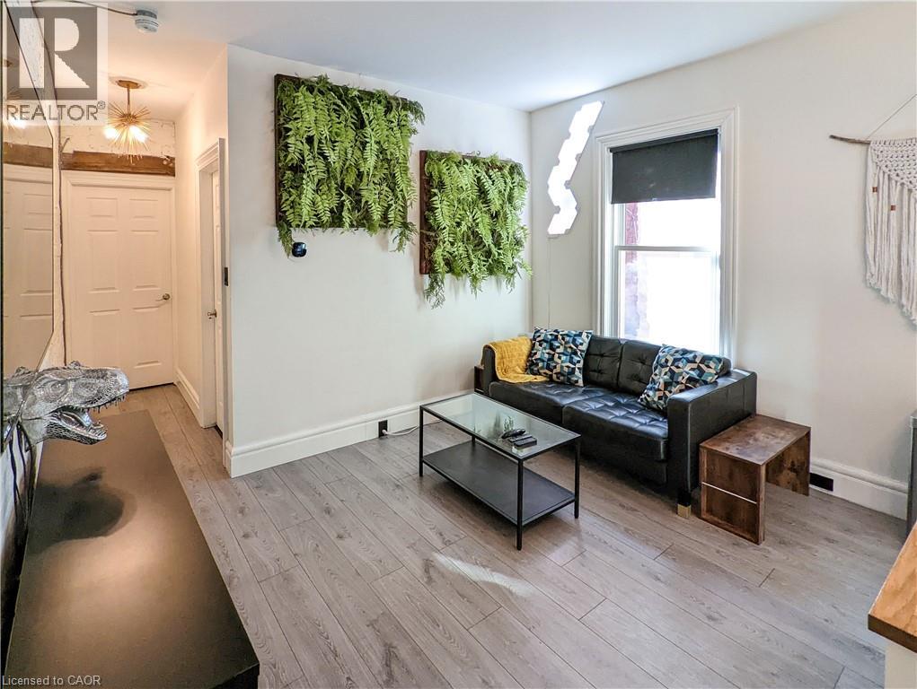 158 HUNTER Street E - Image 28
