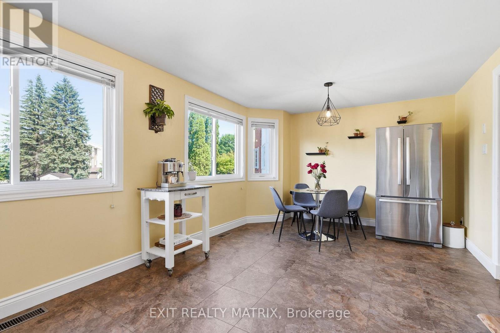 270 FERNLEAF CRESCENT - Image 17