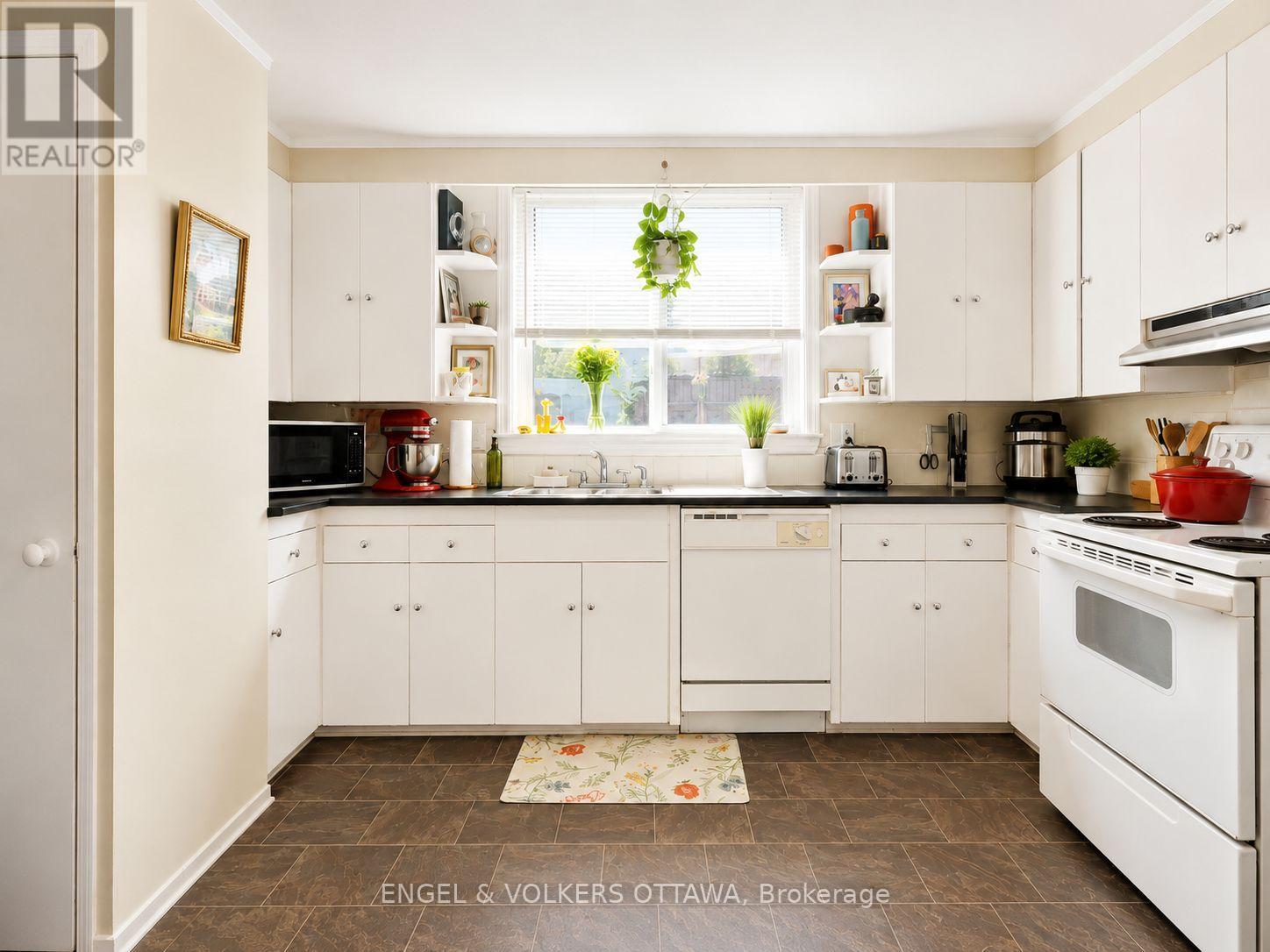 520 HILSON AVENUE - Image 9
