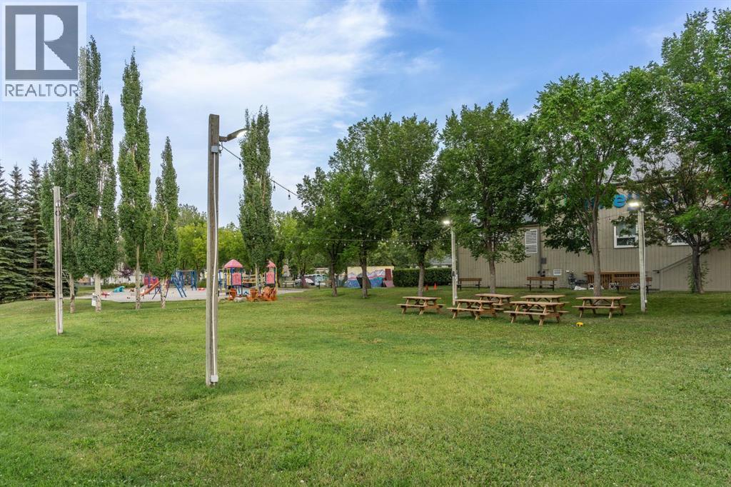 2819 28 Street SW - 41