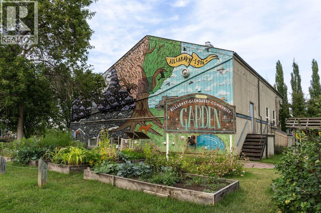2819 28 Street SW - 39