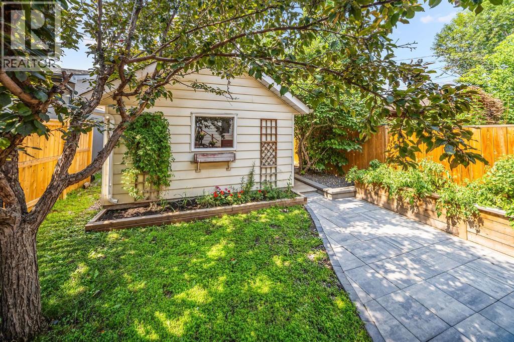 2819 28 Street SW - 36