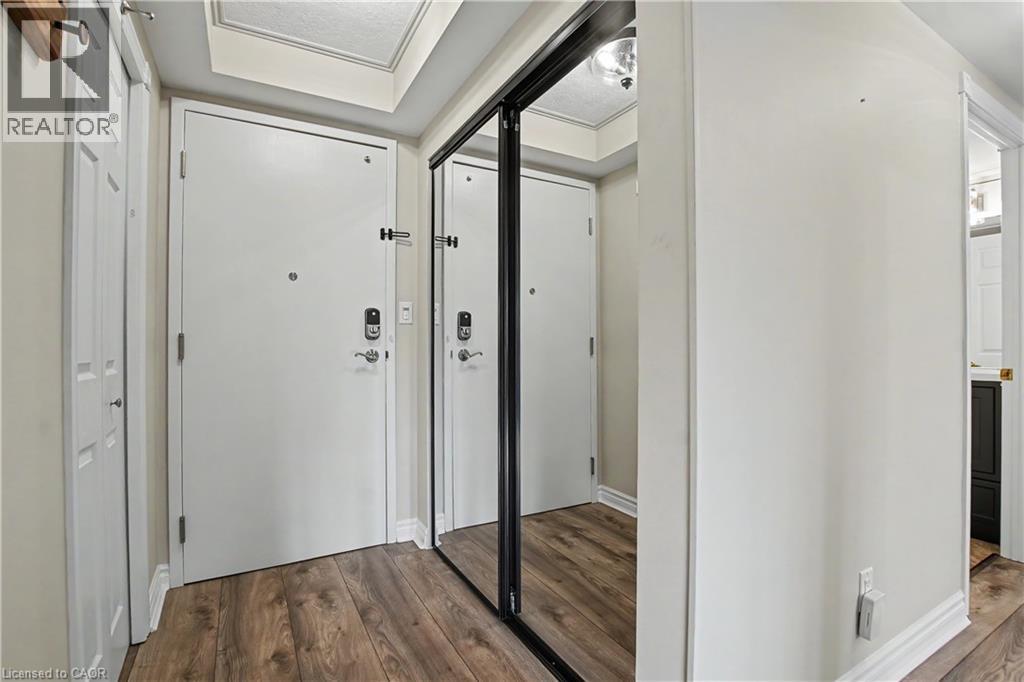 #608 237 KING Street W - Image 9