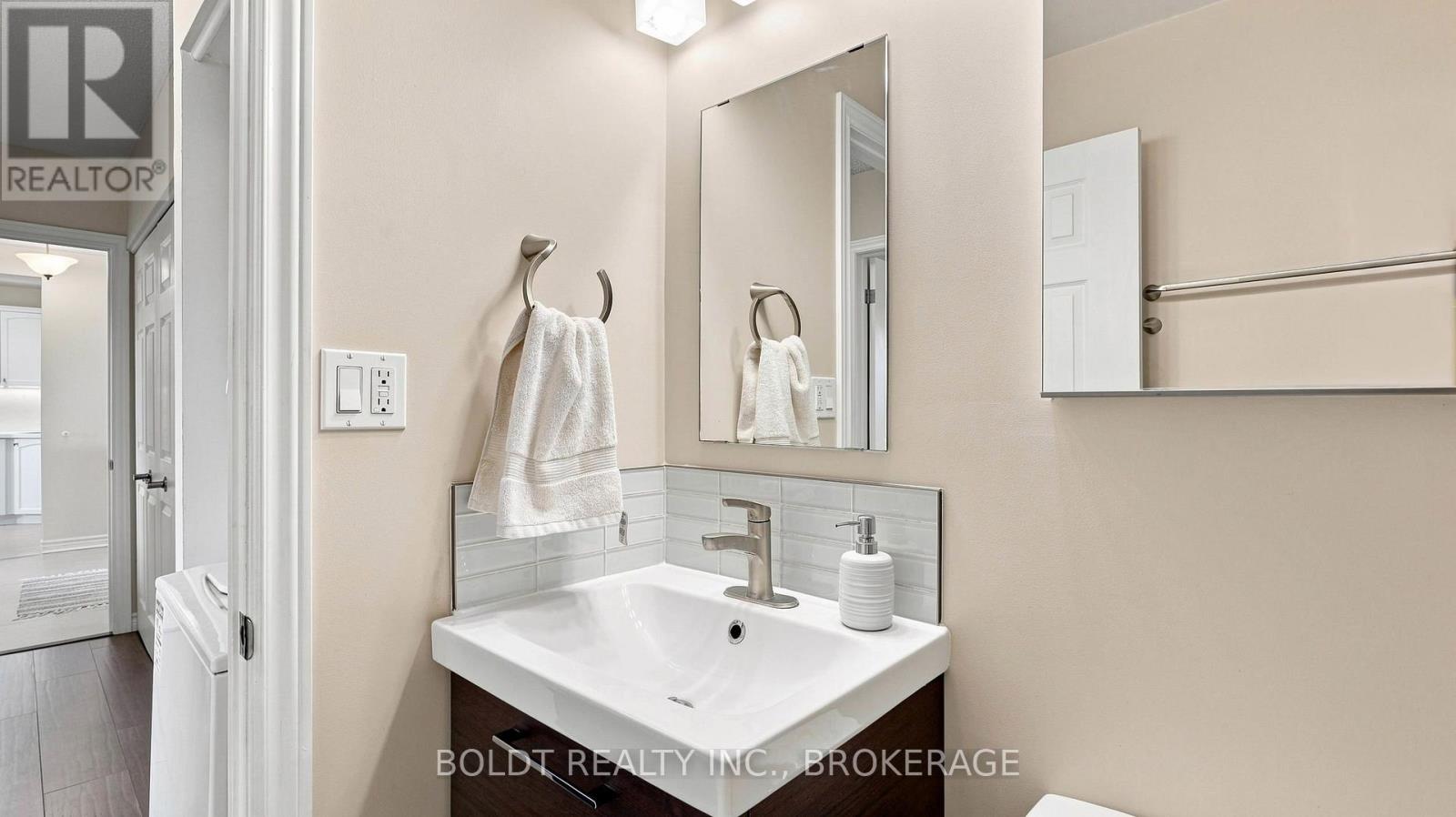 #307 264 OAKDALE AVENUE - 24