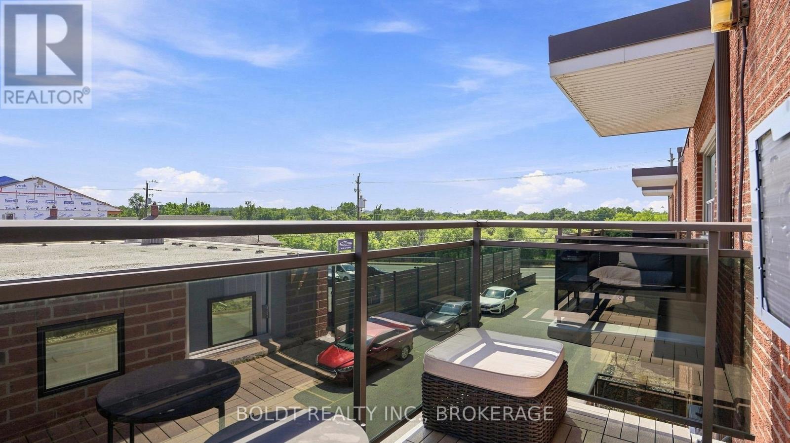 #307 264 OAKDALE AVENUE - 26