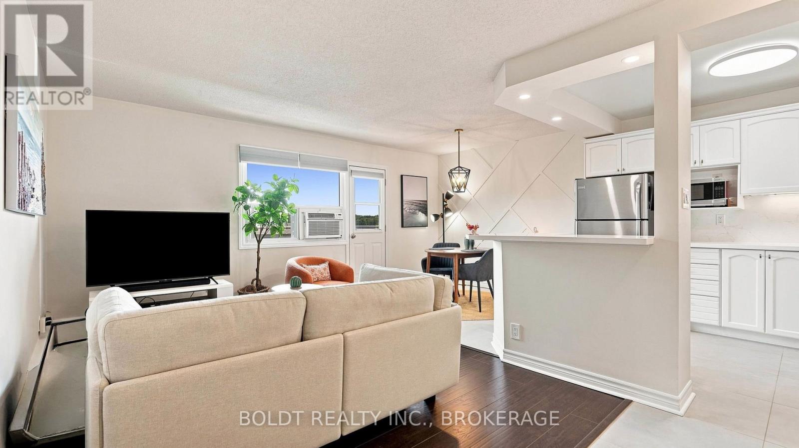 #307 264 OAKDALE AVENUE - 6