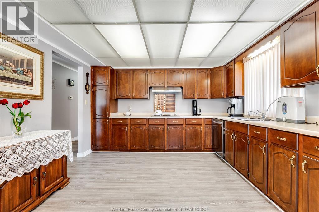 37 Elizabeth CRESCENT - 7