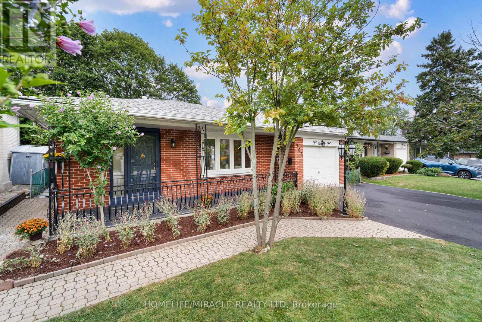 203 CENTENNIAL ROAD - 3