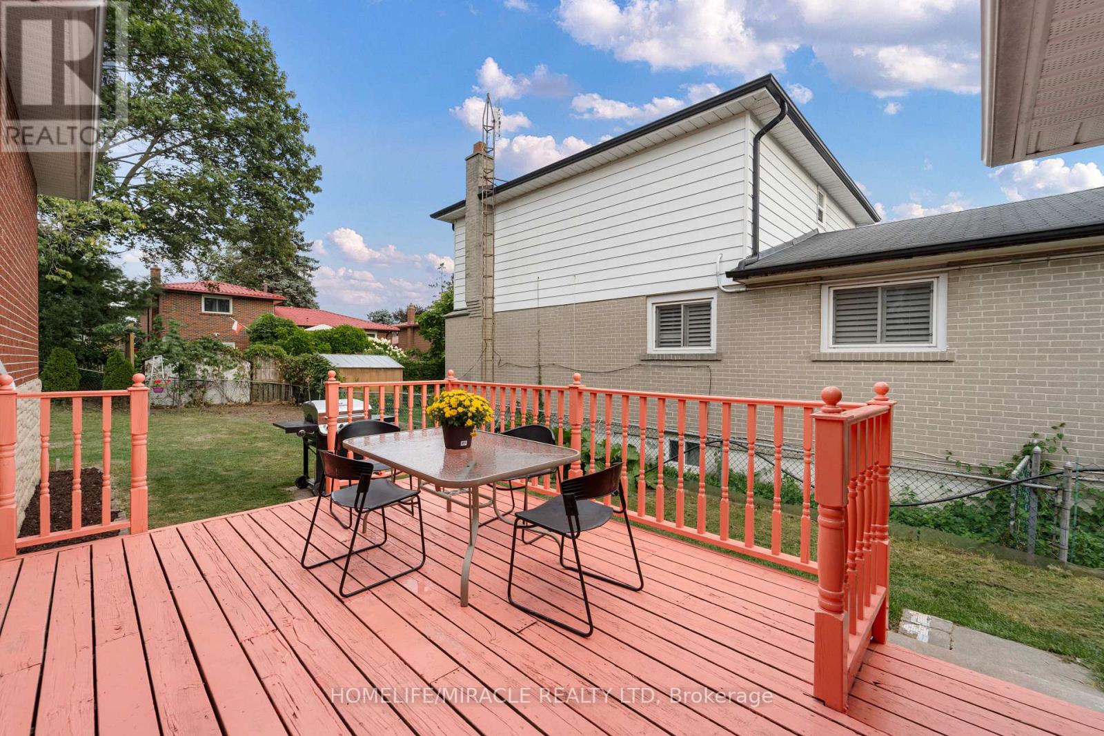 203 CENTENNIAL ROAD - Image 33