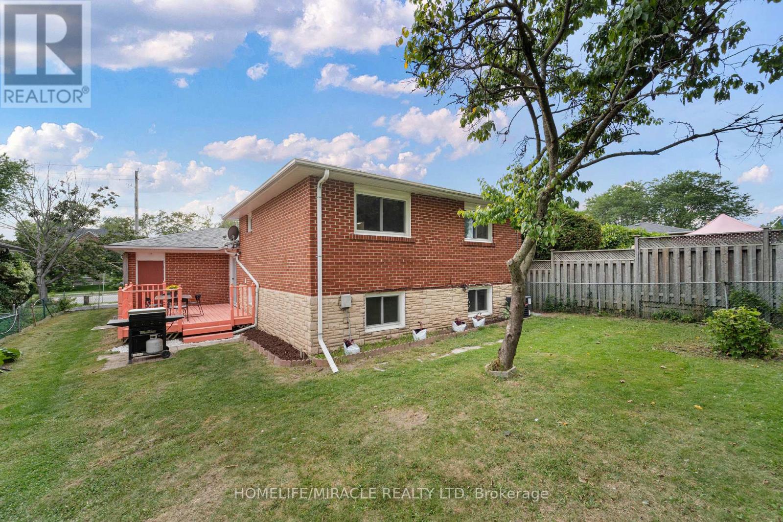 203 CENTENNIAL ROAD - Image 34