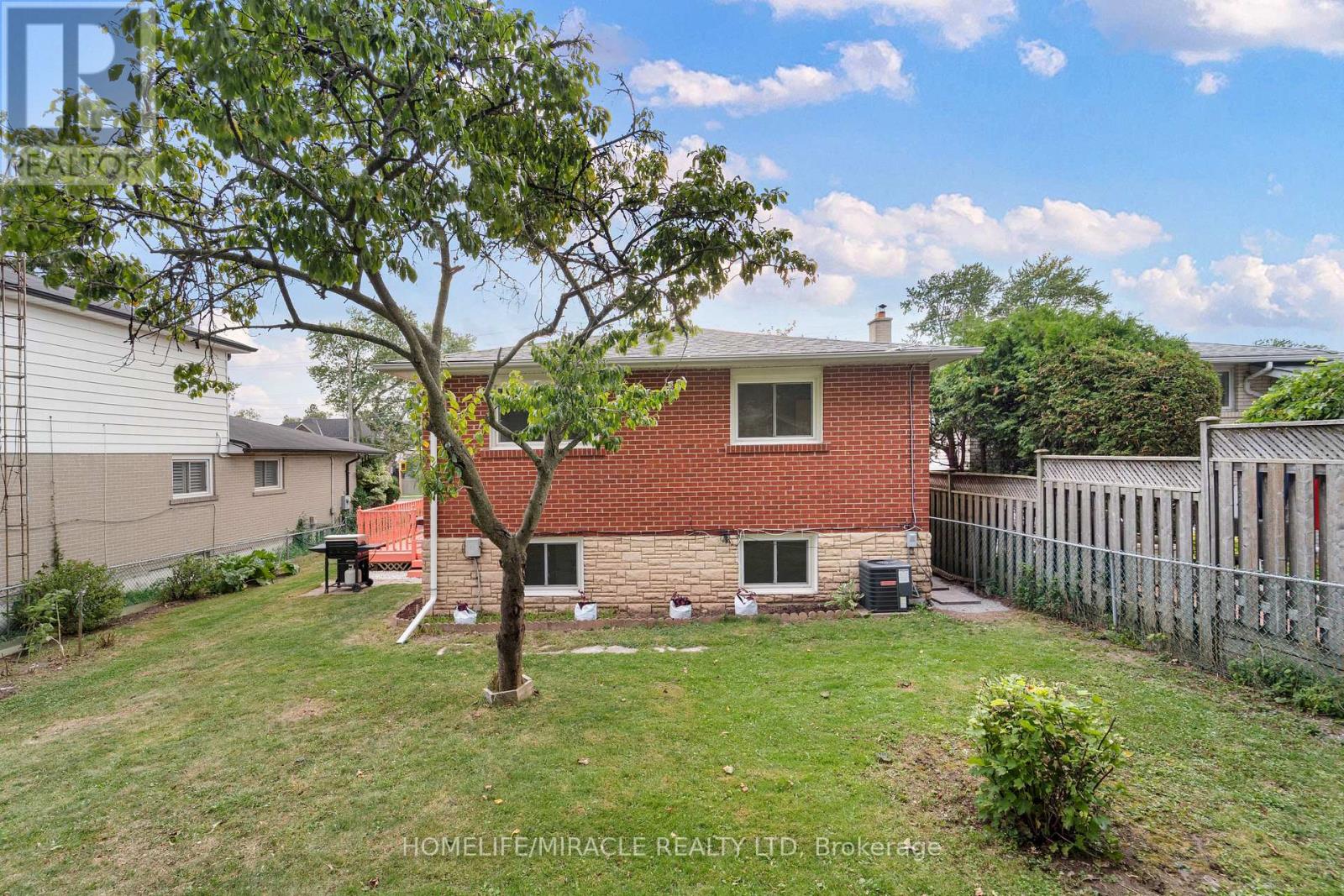 203 CENTENNIAL ROAD - 35