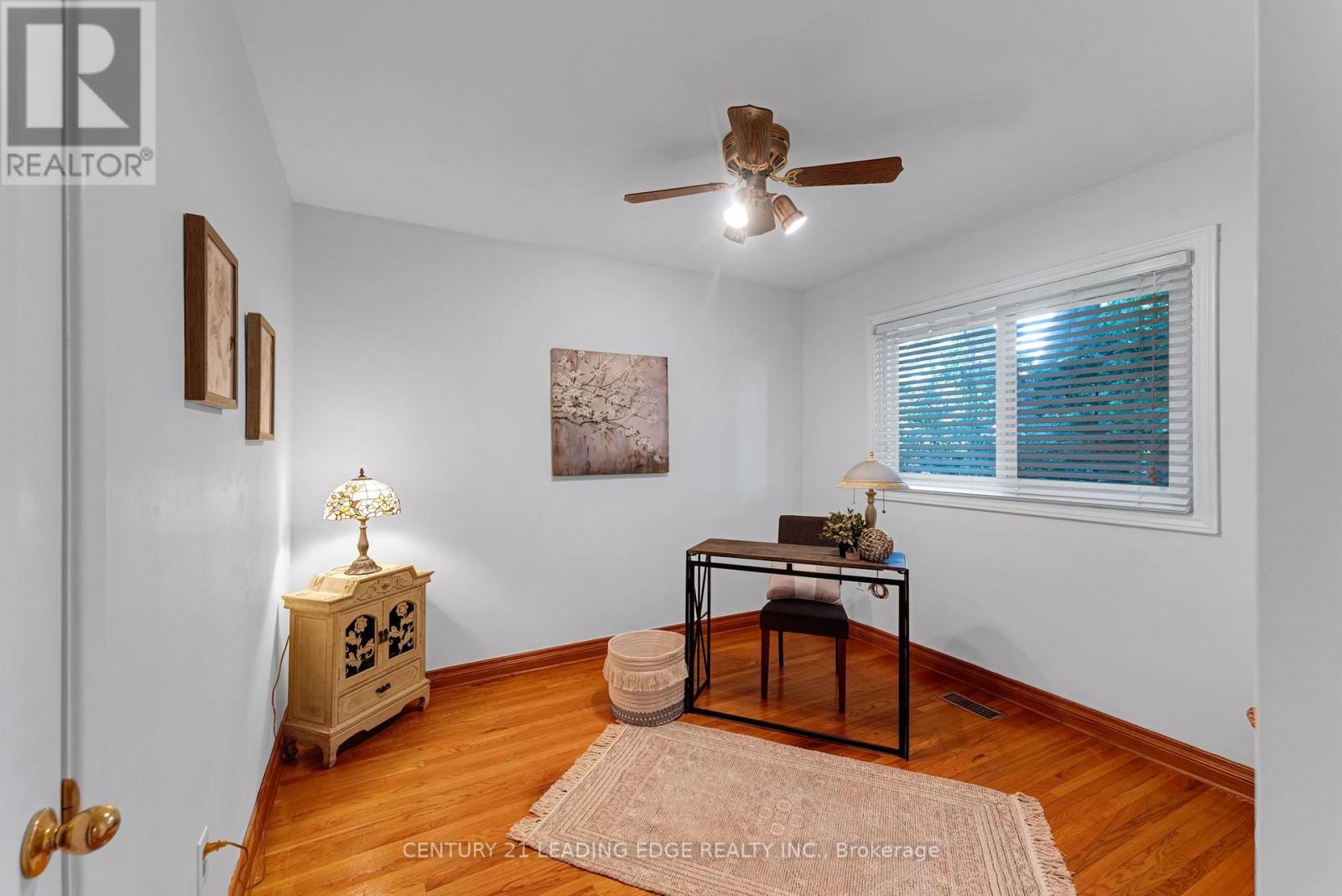 39 WANTANOPA CRESCENT - 27
