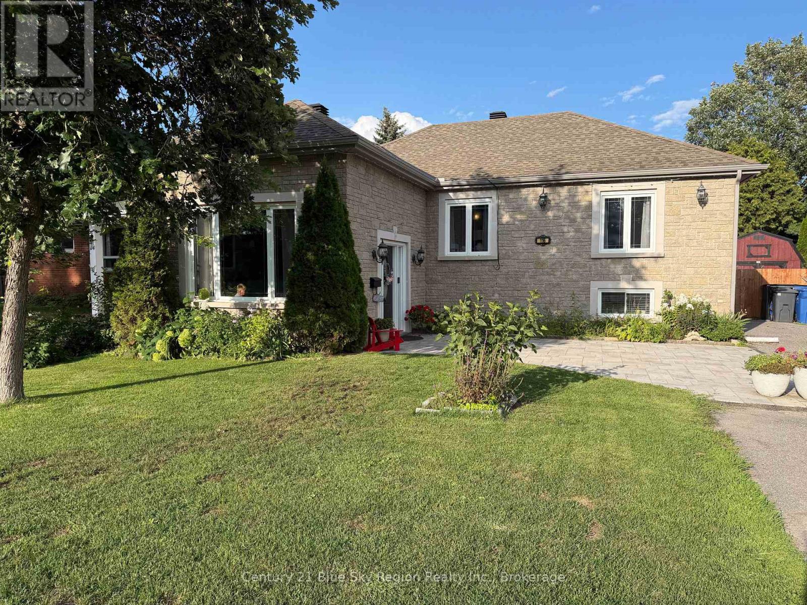 116 CAMPBELL AVENUE - 27