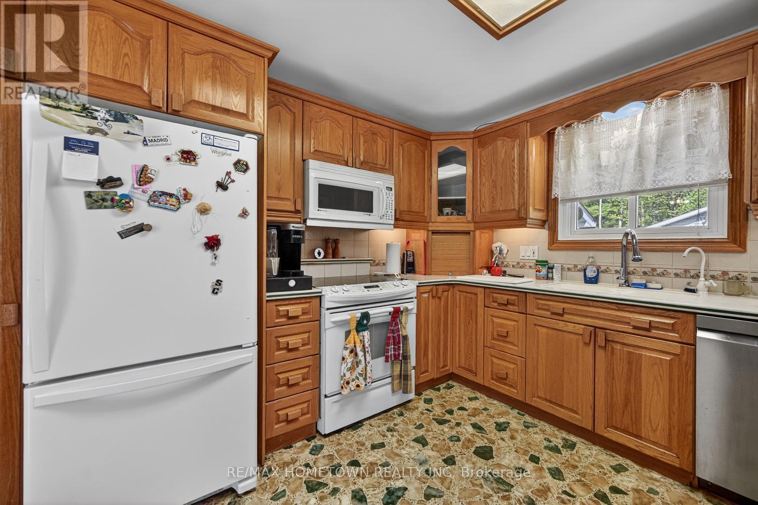 1404 HALLECKS ROAD E - Image 10