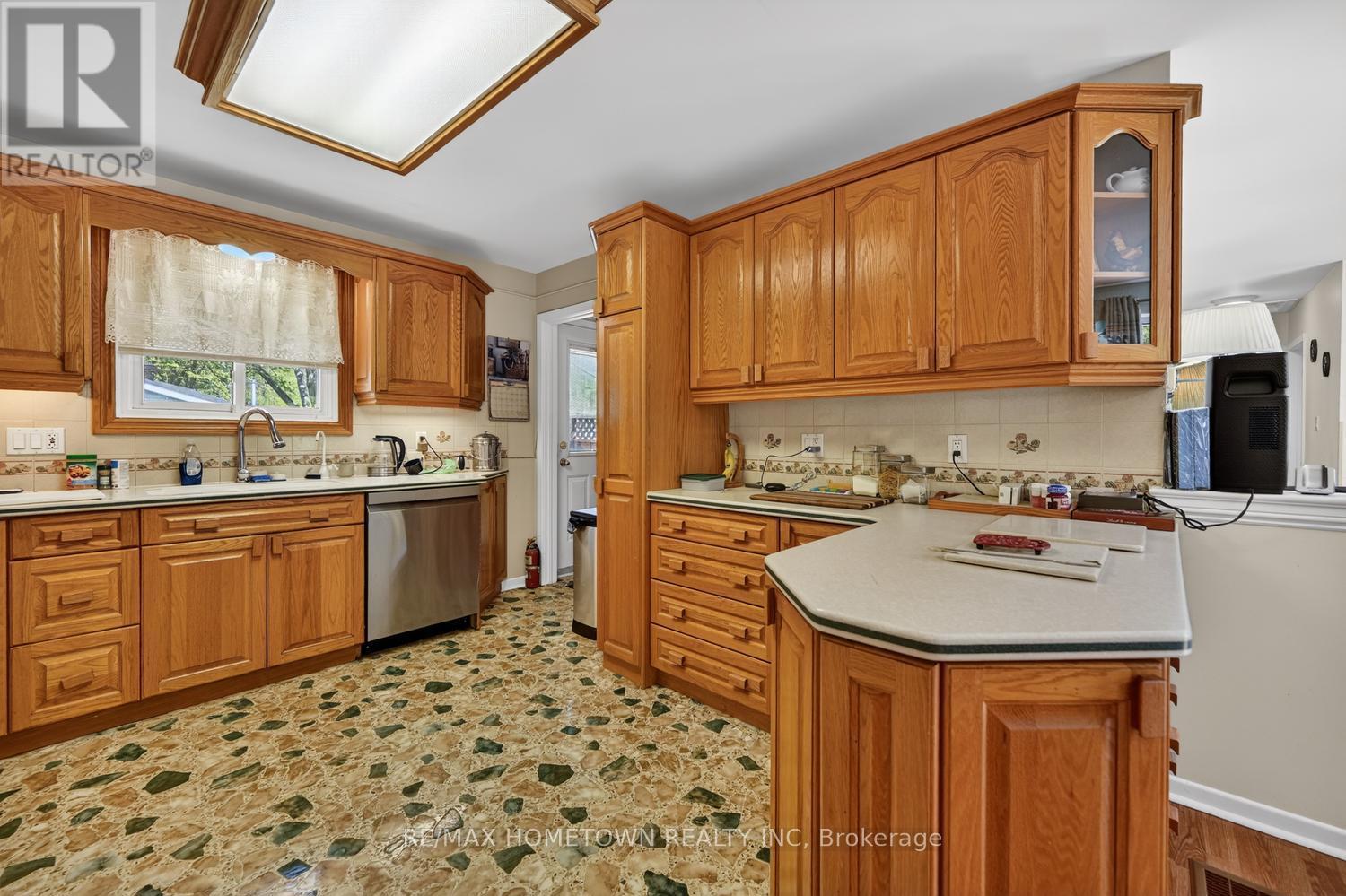 1404 HALLECKS ROAD E - Image 12