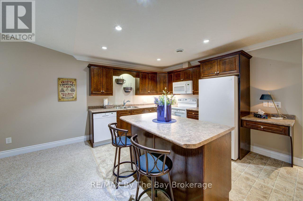 15 MEADOW LANE - 12