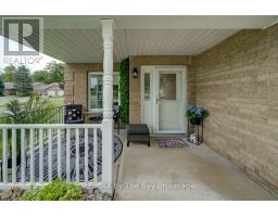 15 Meadow Lane, Wasaga Beach, ON L9Z2P2 Photo 9
