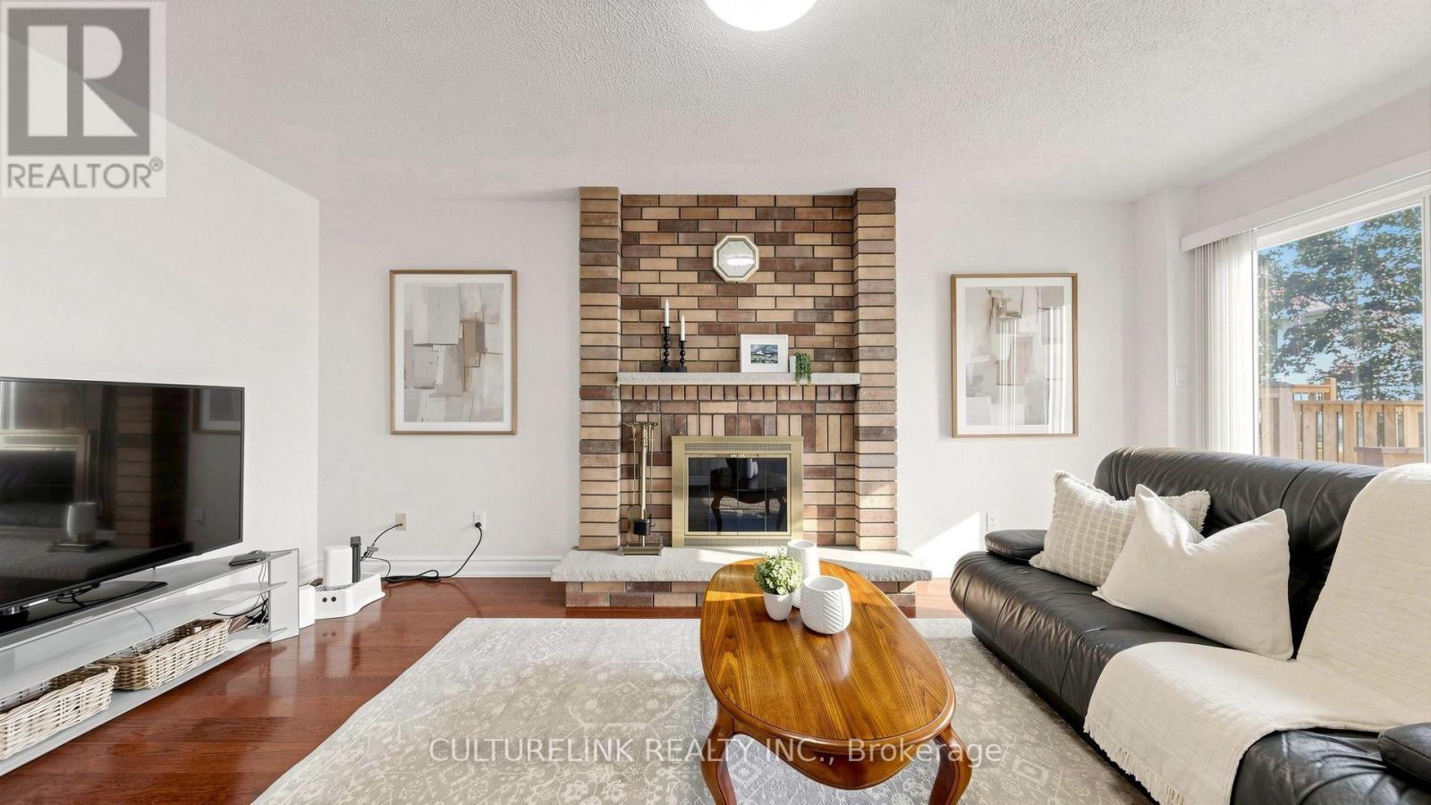 87 MORRISON CRESCENT - 12