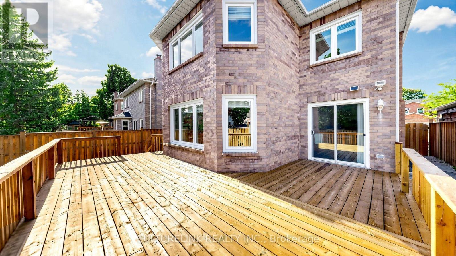 87 MORRISON CRESCENT - 31