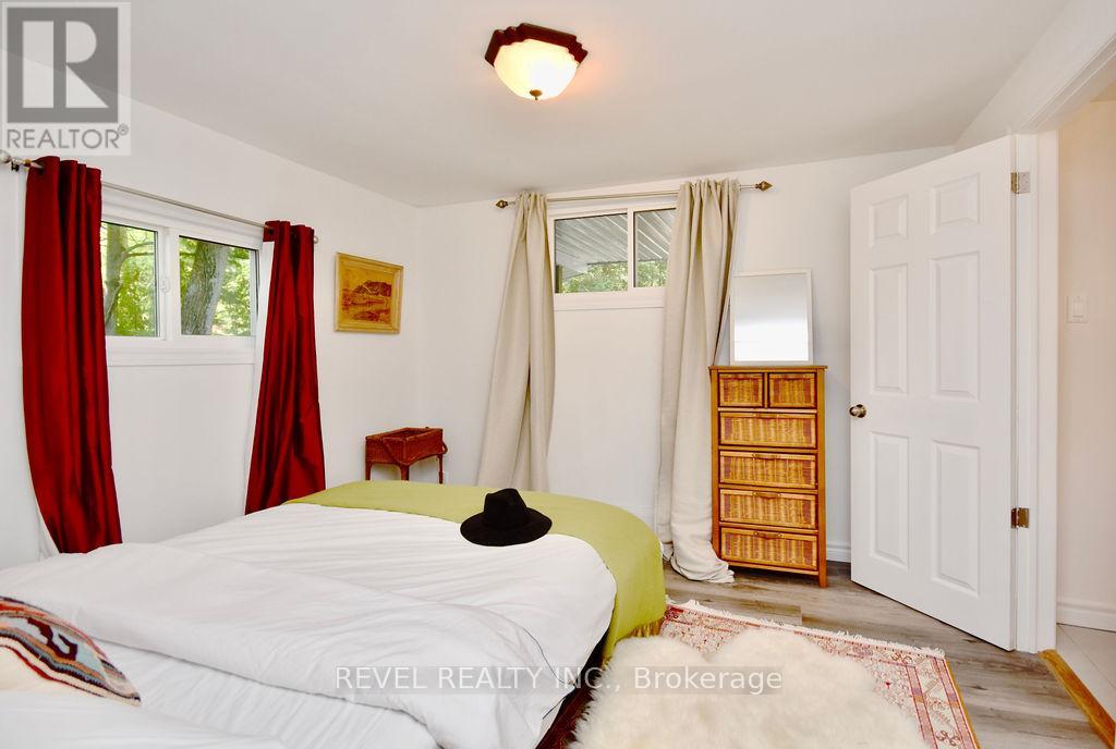 39 DOMAR ROAD - Image 17