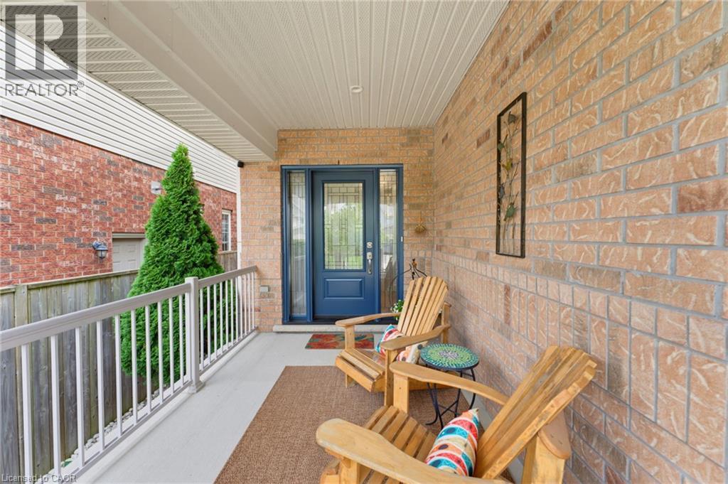 25 BLUEWATER Drive — photo 3