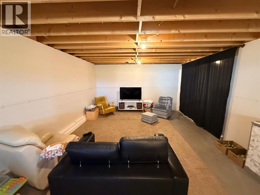 10418 105 Ave - Image 38