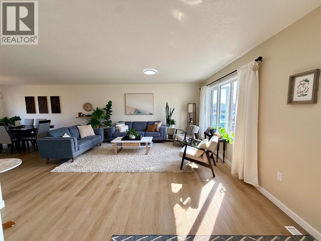 10418 105 Ave - Image 12