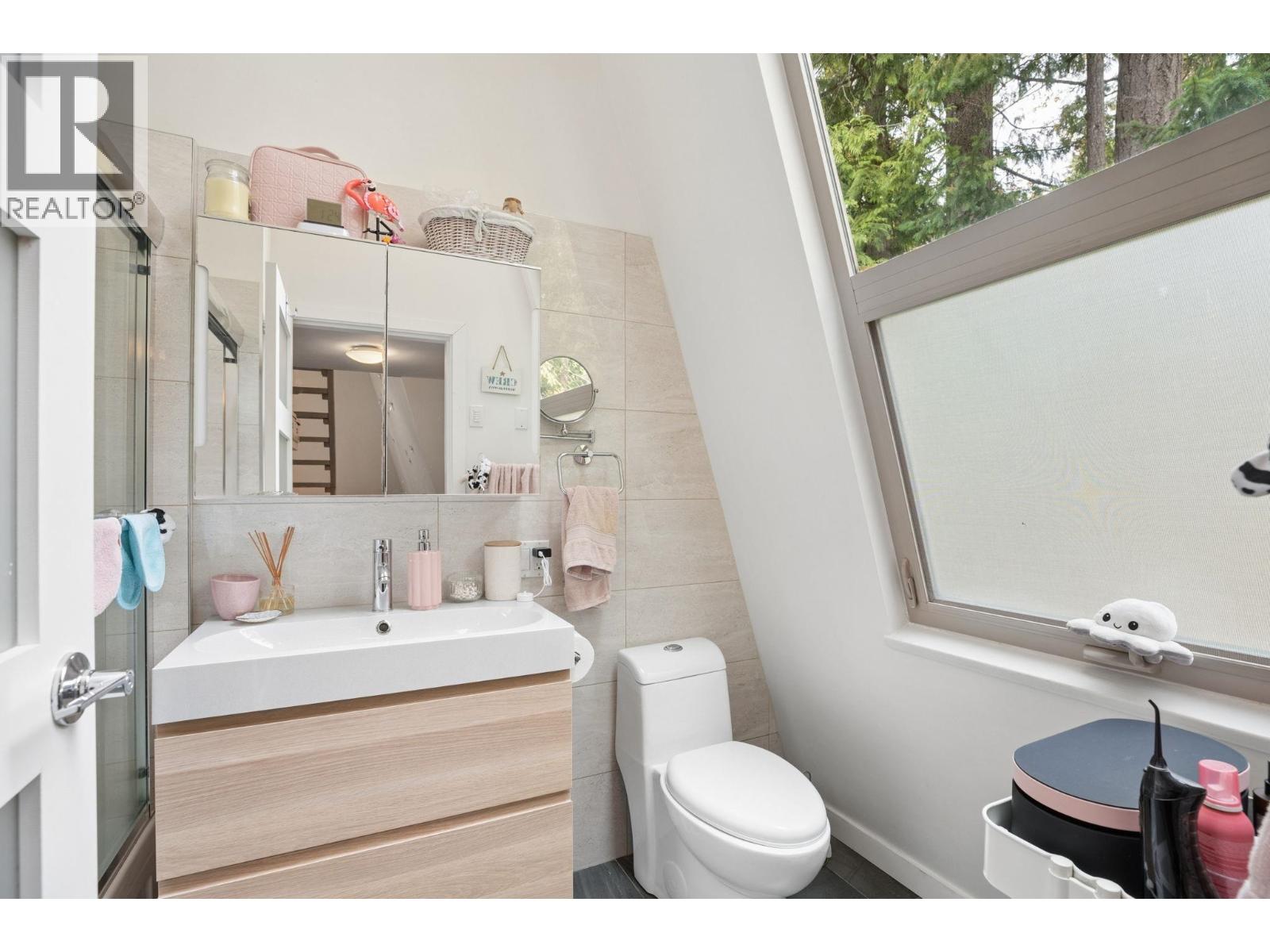 5781 CRANLEY DRIVE, West Vancouver
