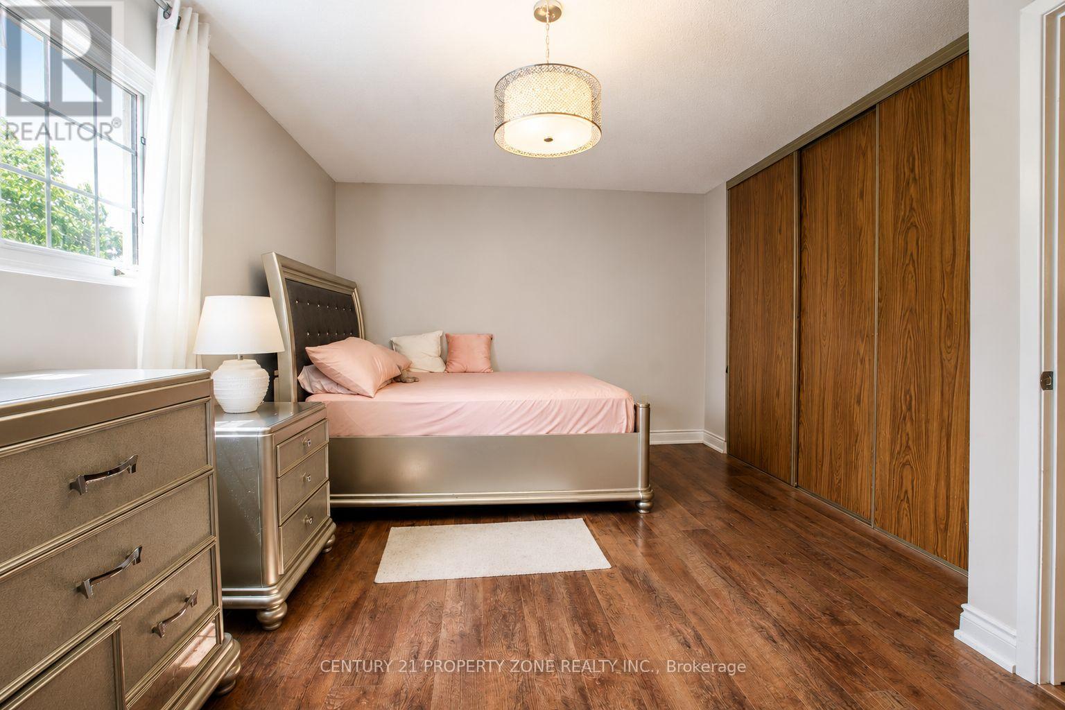 27 MADRID CRESCENT N - 20