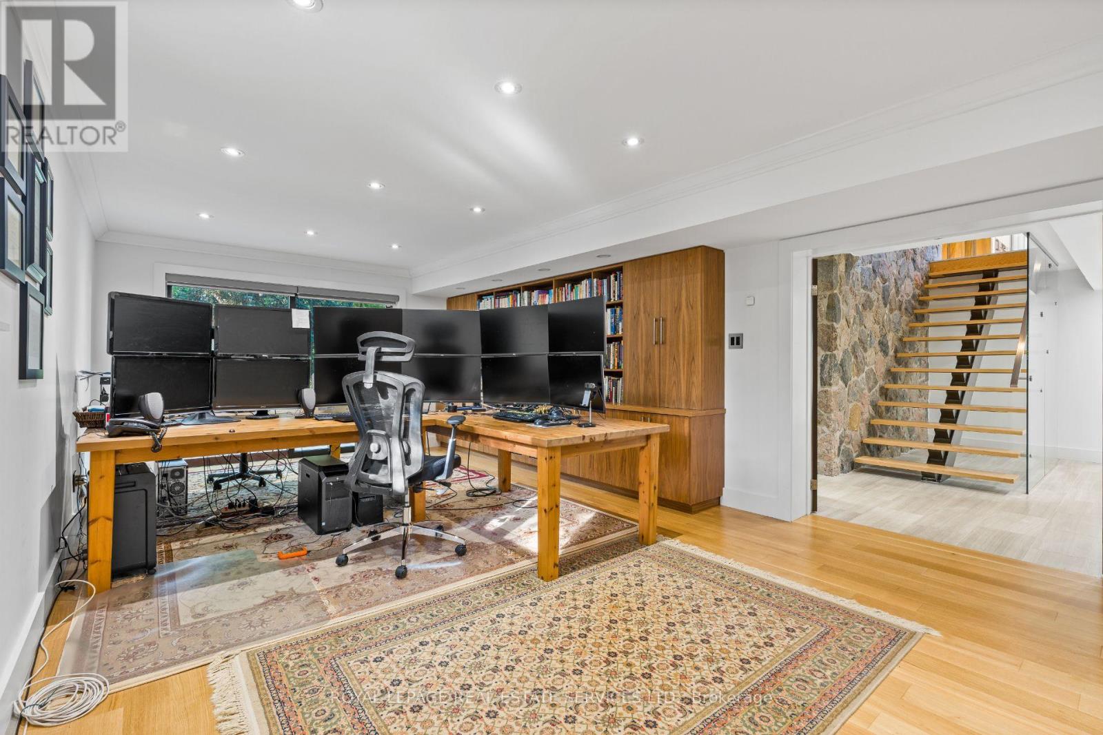23 LORRAINE GARDENS - 37