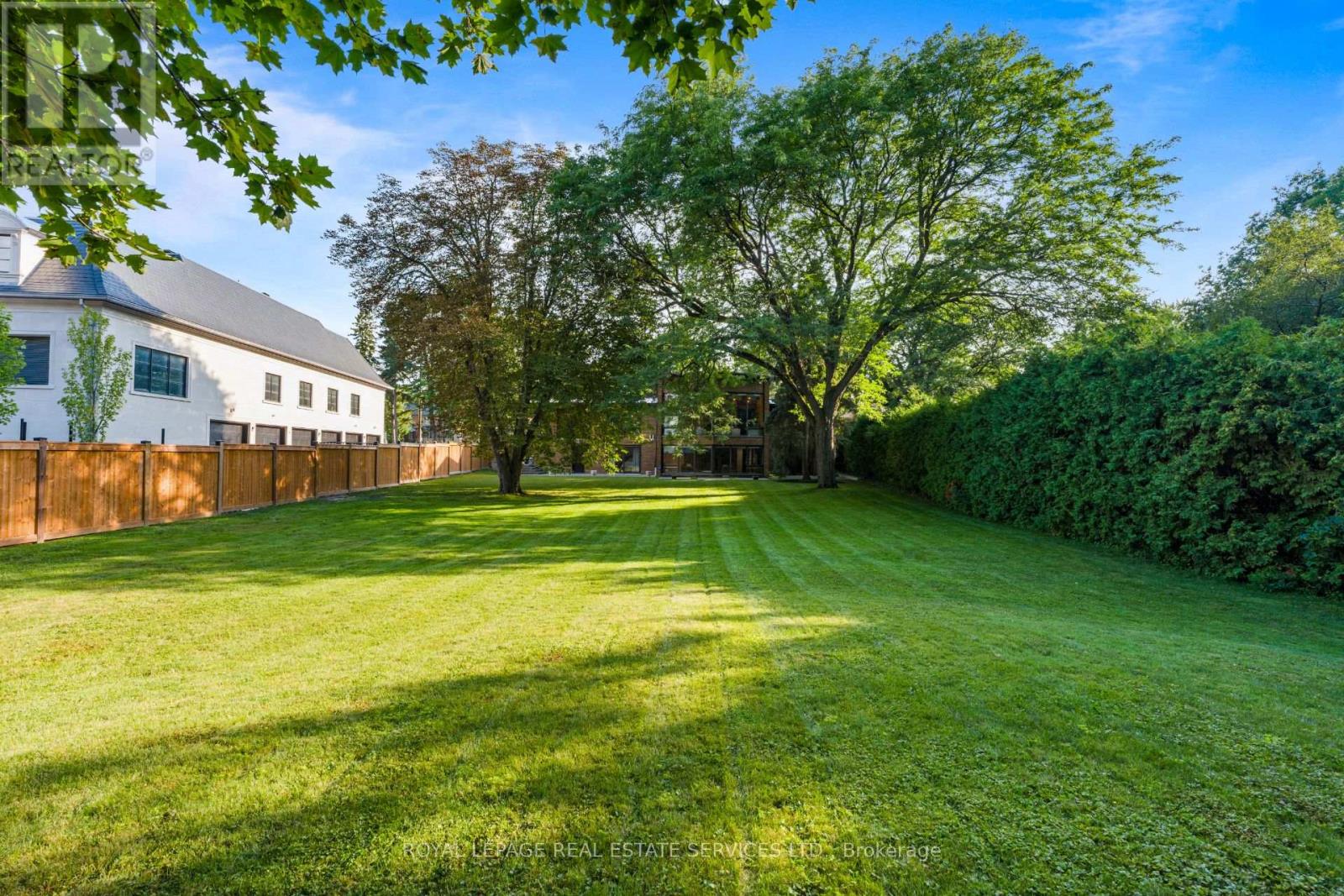 23 LORRAINE GARDENS - Image 46