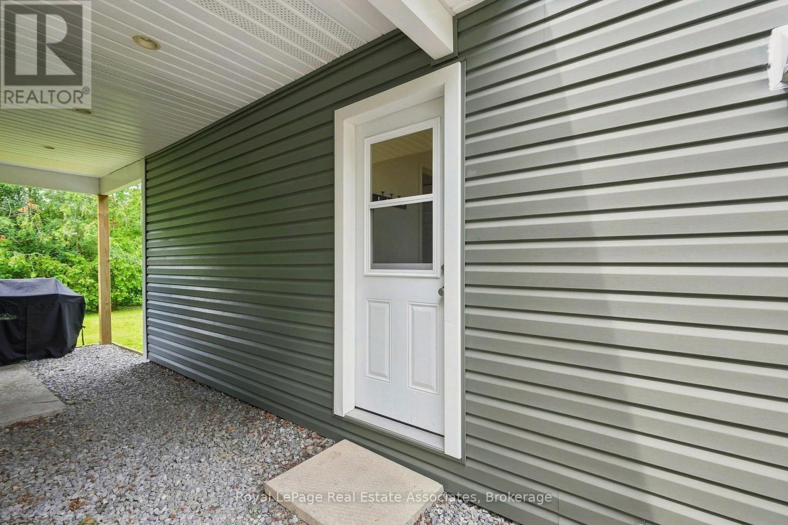 28 KELSON AVENUE S - 22