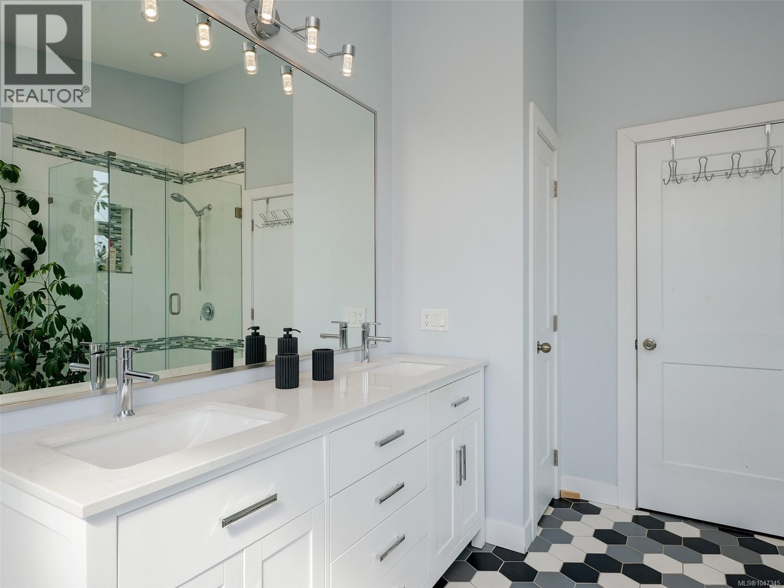 4836 Goldstream Heights Dr, Shawnigan Lake