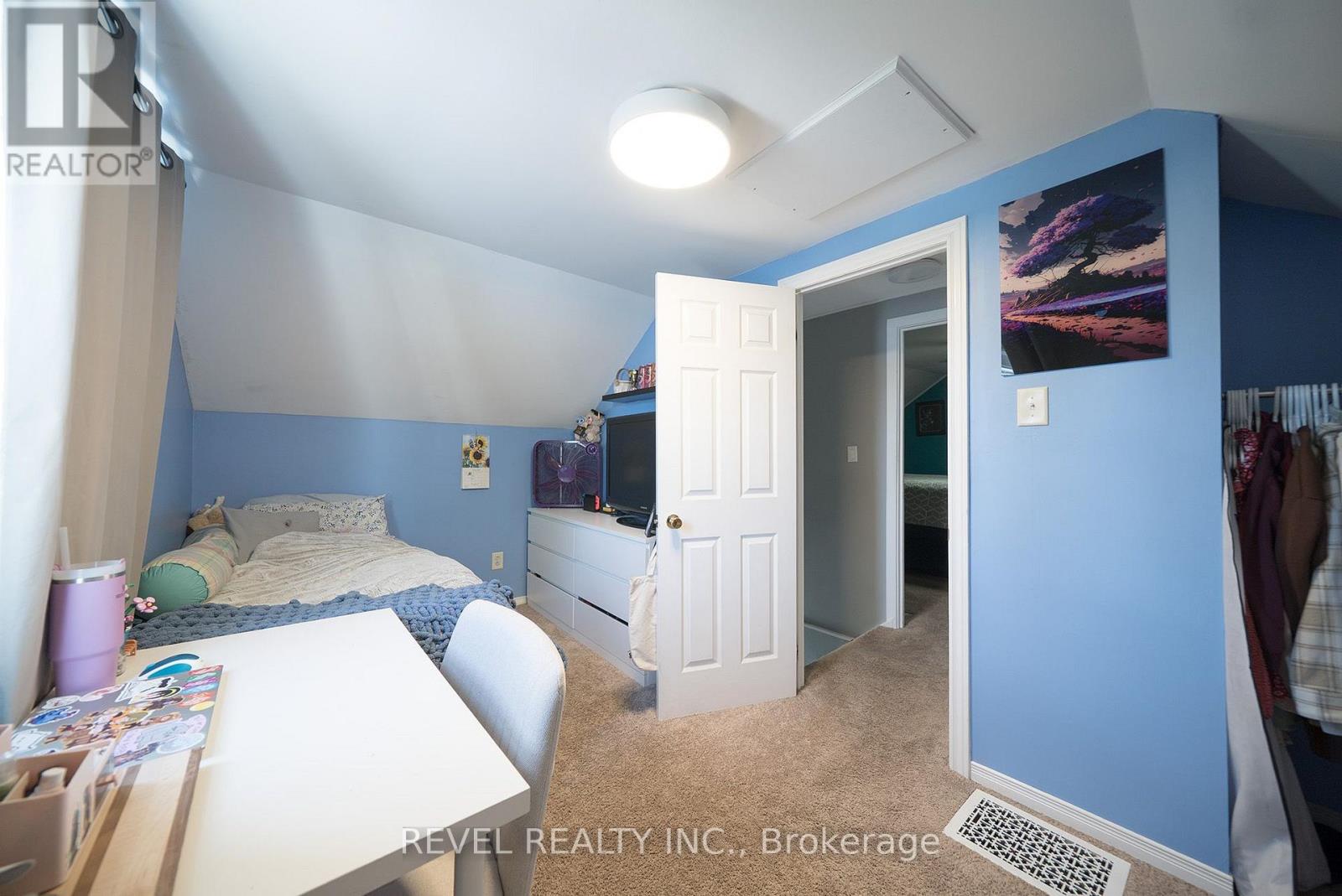 77 EIGHTH AVENUE - 18