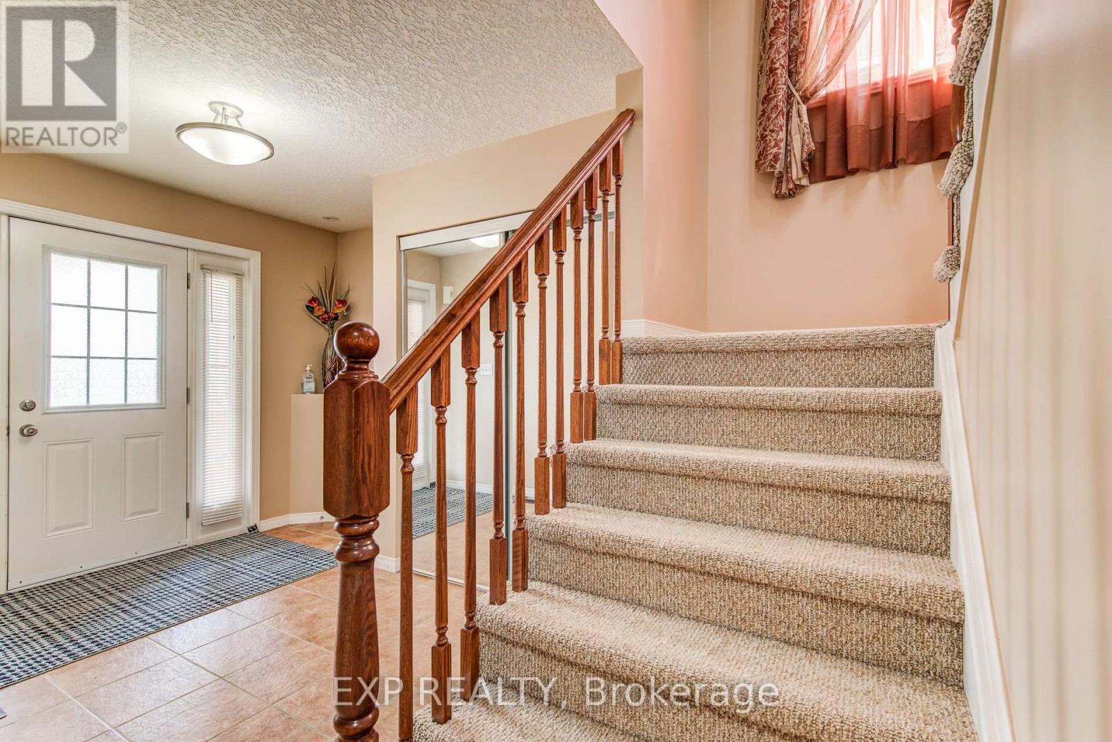 124 UDVARI CRESCENT - Image 5