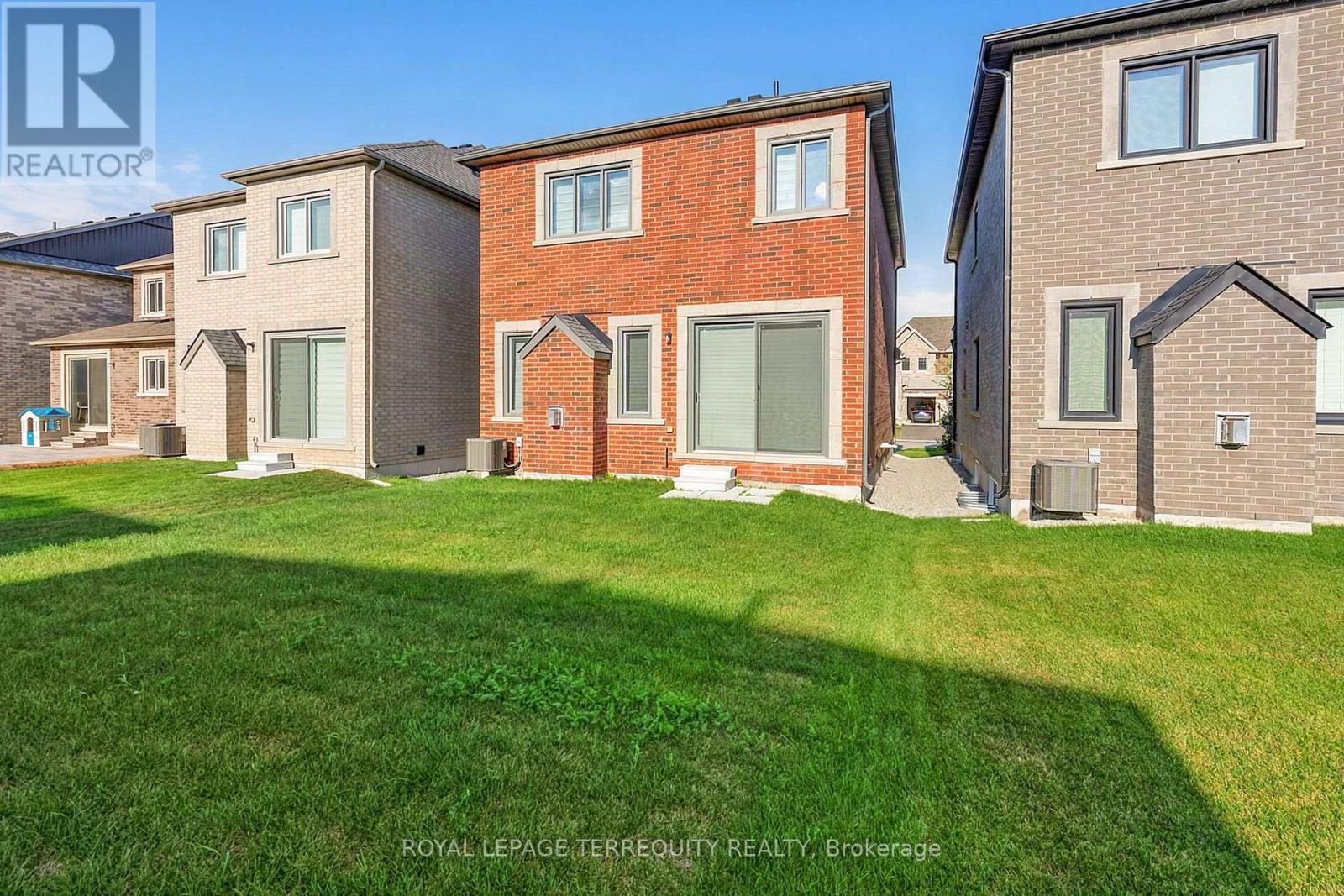 9 KIERNAN CRESCENT N - 37