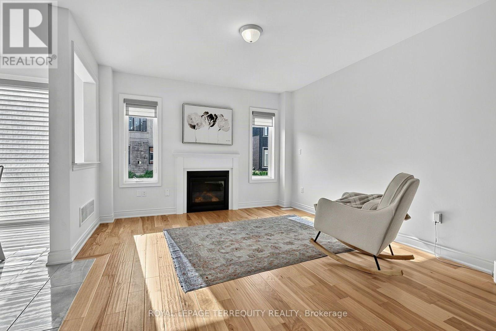 9 KIERNAN CRESCENT N - 6