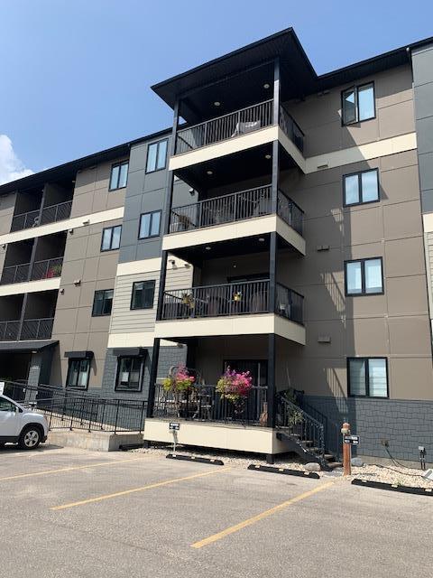 1926 St Mary's Road, Winnipeg, Manitoba, R2N0K6, Winnipeg, Manitoba — photo 1 of 5