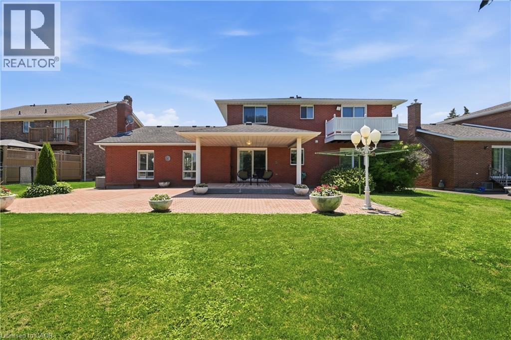 24 RENFREW Drive - Image 38