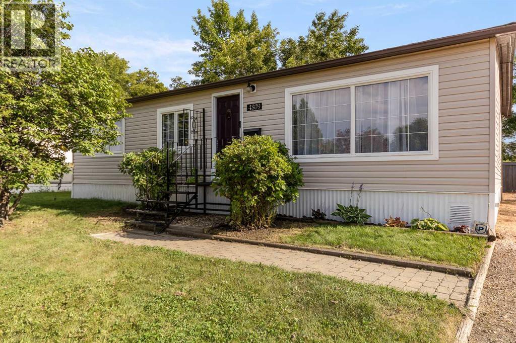 4809 26 Street - 2