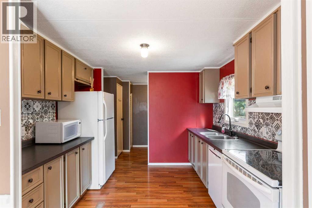 4809 26 Street - 11