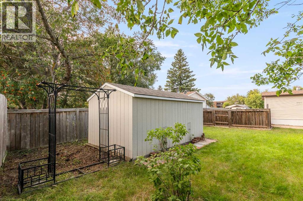 4809 26 Street - Image 36